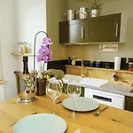 Au P'tit Bouchon - Free Parking - Duplex Apartment Reims