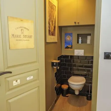 Apartment Au Ptit Bouchon - Stationnement Gratuit Dans La Rue Reims